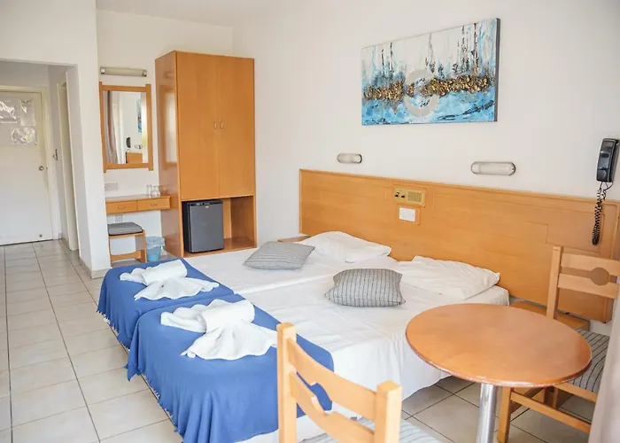 Hotell Cornelia 2*