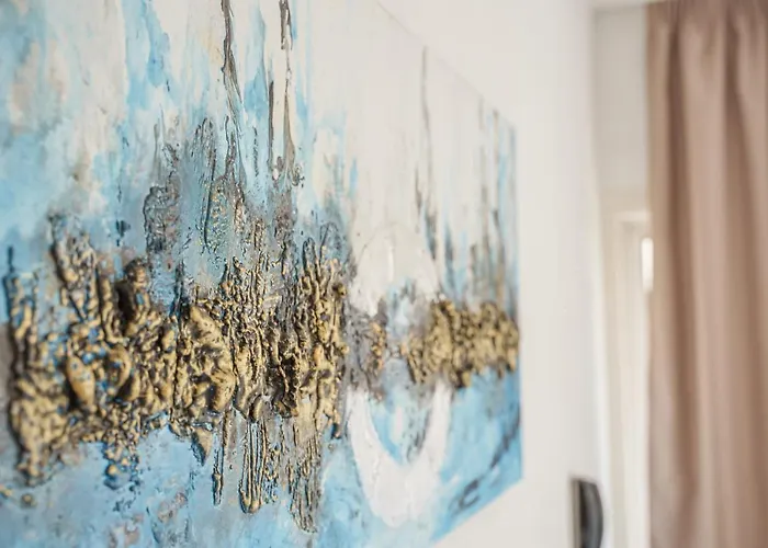 Cornelia Otel Aya Napa